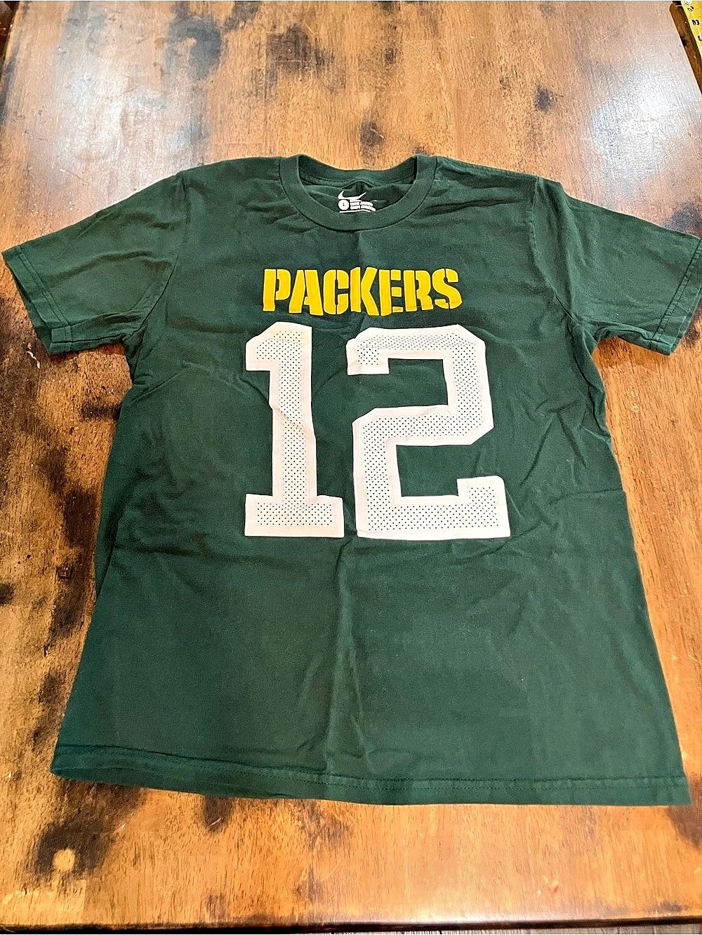 Nike Green Bay Packers Aaron Rodgers #12 Name and Number T-Shirt Packers Boys L